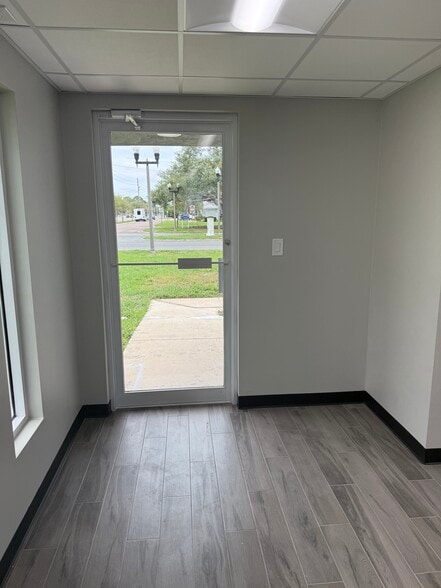 More Photos Of 7900 Dr. Martin Luther King, J St N, Saint Petersburg Medical For Lease