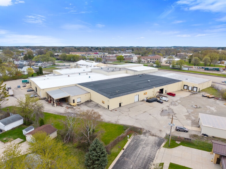Primary Photo Of 426 S Montgomery St, Watertown Manufacturing For Lease