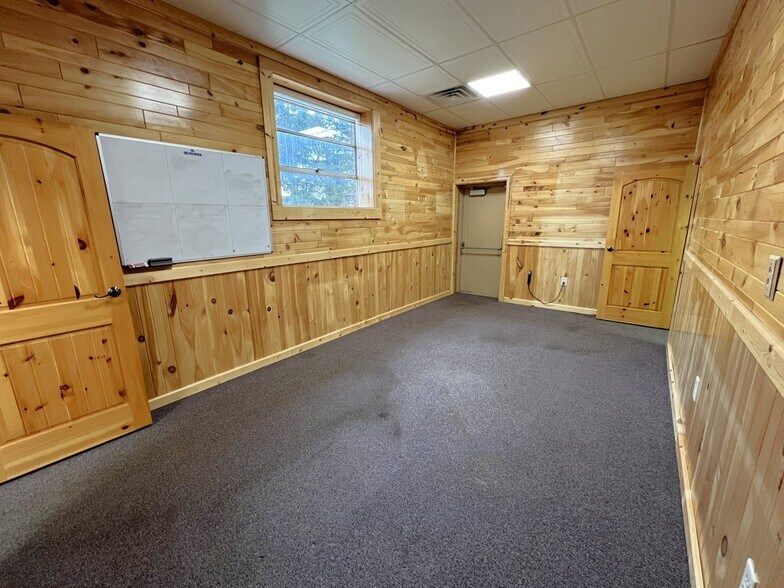 More Photos Of 163 9th St, New Florence Medical For Sale