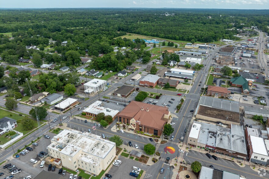 More Photos Of 501 2nd Ave N, Clanton Bank For Sale