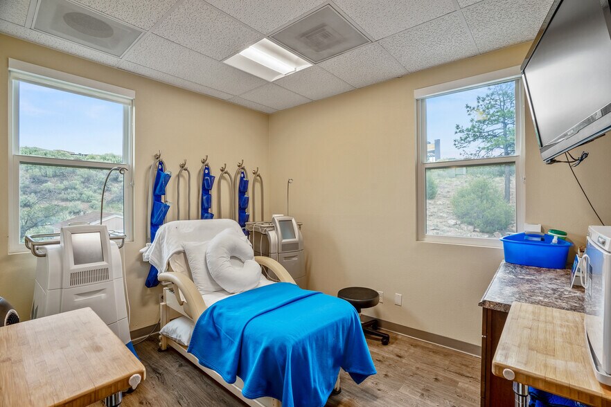 More Photos Of 450 St Michael's Dr, Santa Fe Office For Sale