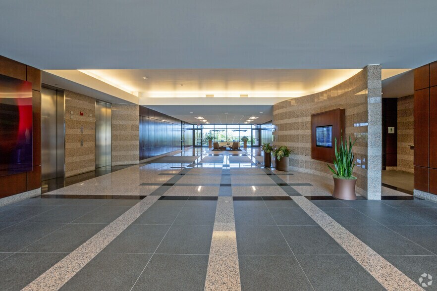 More Photos Of 6500 River Place Blvd, Austin Unknown For Lease