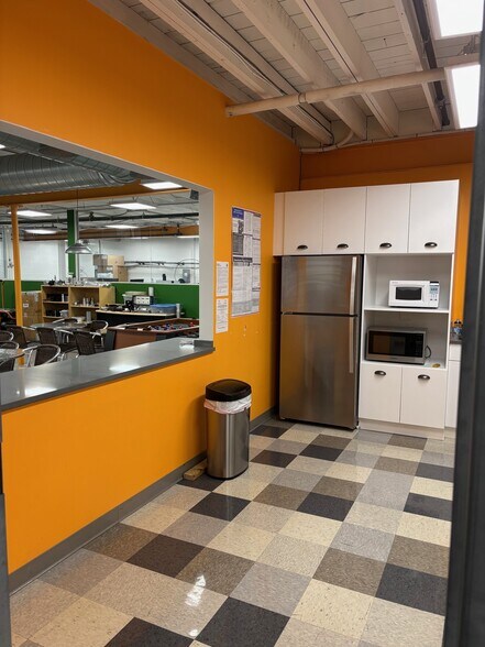 More Photos Of 11 Michigan Dr, Natick Research And Development For Lease