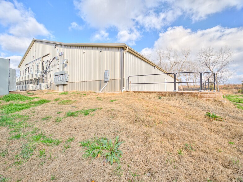 More Photos Of 3595 E State Highway 9, Norman Industrial For Sale