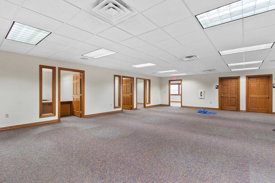 More Photos Of 1201 Enterprise Dr, De Pere Office For Lease