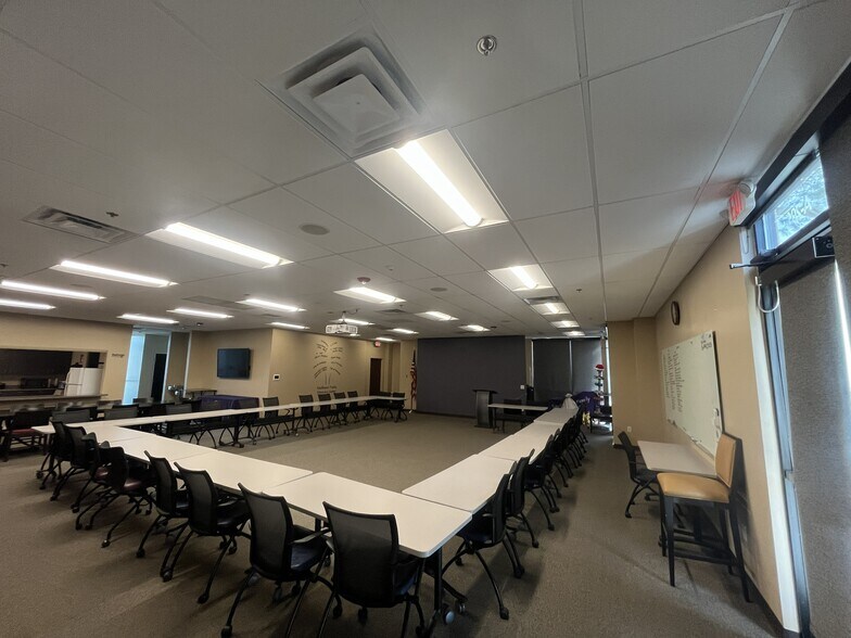 More Photos Of 2333 N Pebble Creek Pky, Goodyear Storefront For Sale