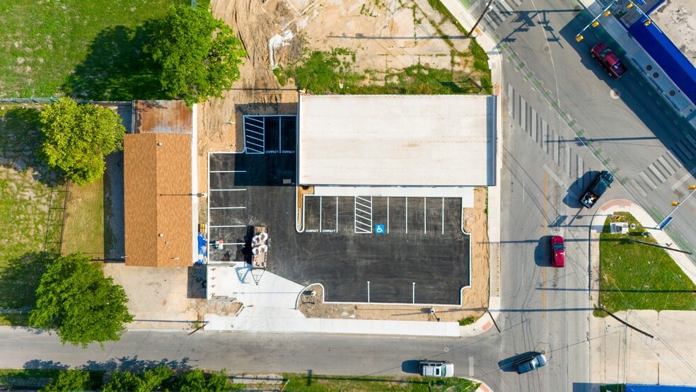 More Photos Of 100 Blanco Rd, San Antonio Restaurant For Lease