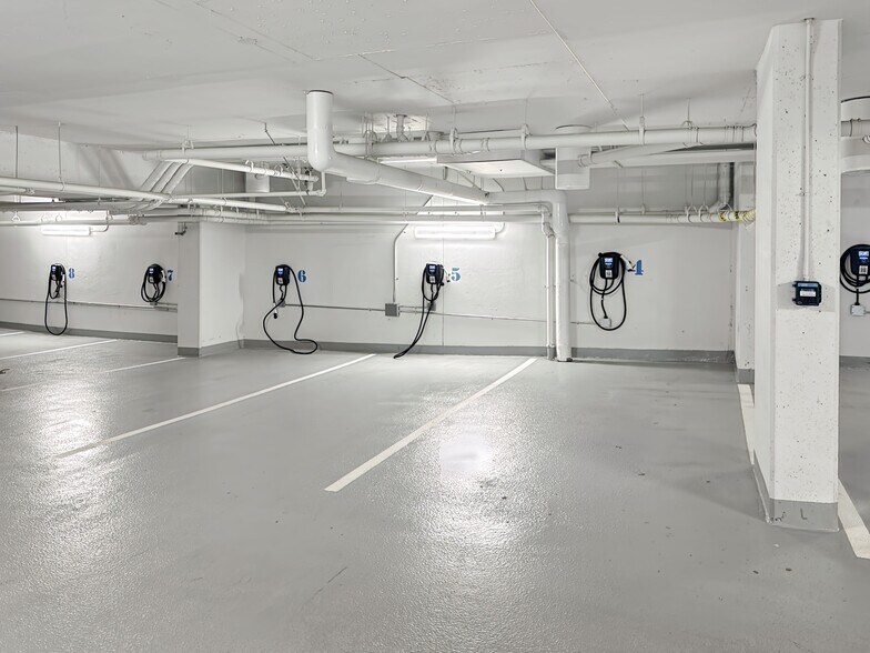 More Photos Of 525 8th Ave W, Vancouver Coworking Space