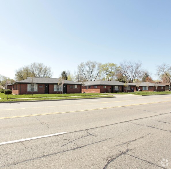 More Photos Of 2301 W 14 Mile Rd, Royal Oak Apartments For Sale