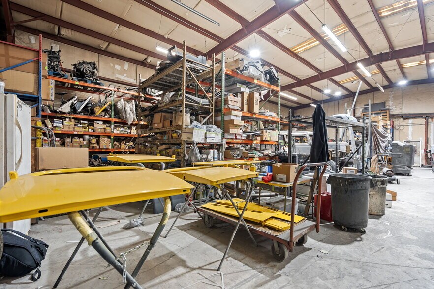 More Photos Of 4704 N College Rd, Castle Hayne Warehouse For Lease