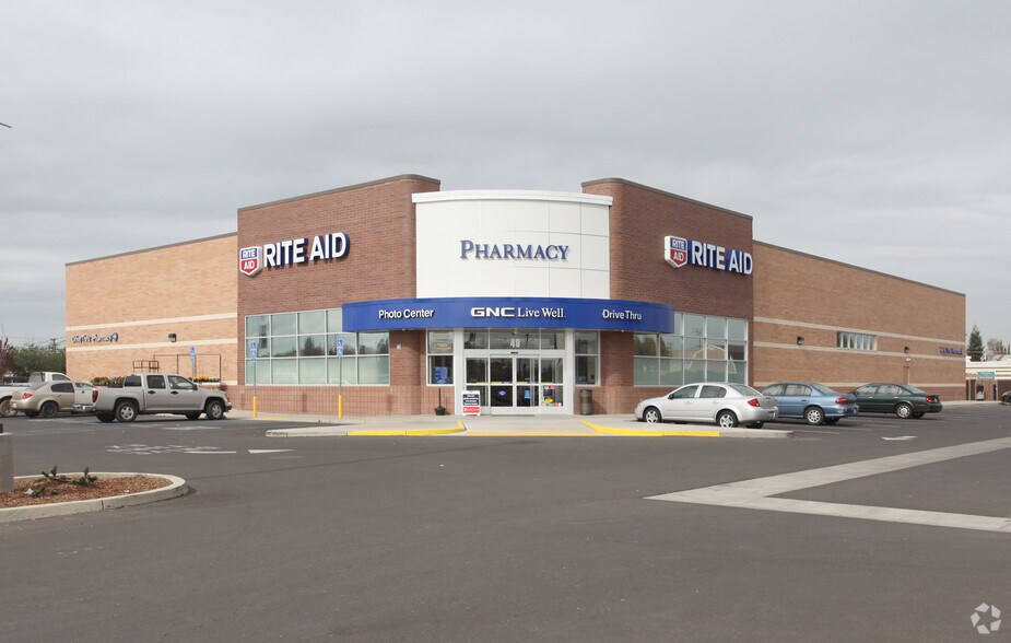 More Photos Of 48 Robertson Blvd, Chowchilla Drugstore For Lease