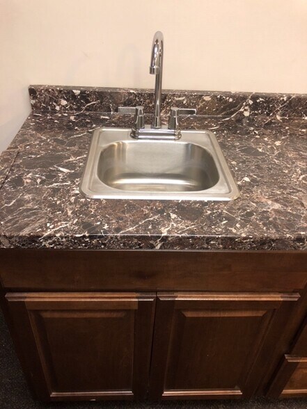 More Photos Of 11879 W 112th St, Overland Park Medical For Lease