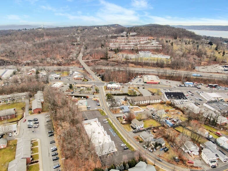 More Photos Of 10 Waldron Ave, Nyack Storefront For Lease