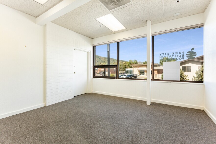 More Photos Of 1821 Sidewinder Dr, Park City Storefront Retail Office For Sale