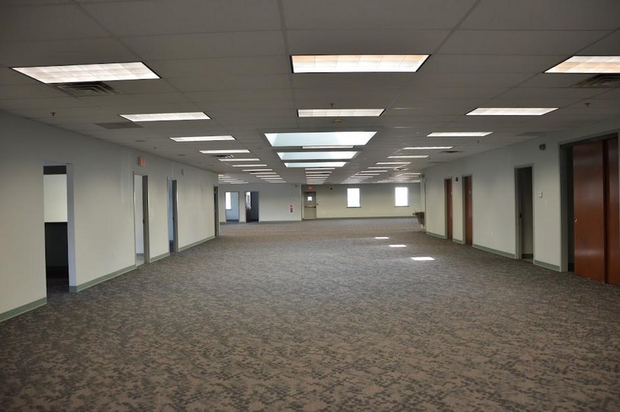 More Photos Of 1410 Laurel Blvd, Pottsville Warehouse For Lease