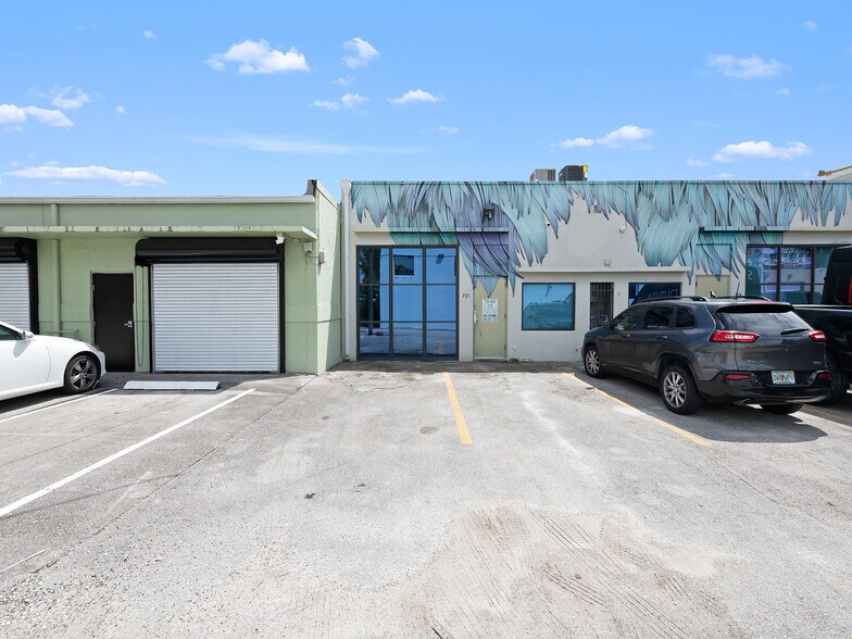 More Photos Of 719-721 NE 2nd Ave, Fort Lauderdale Storefront Retail Office For Sale