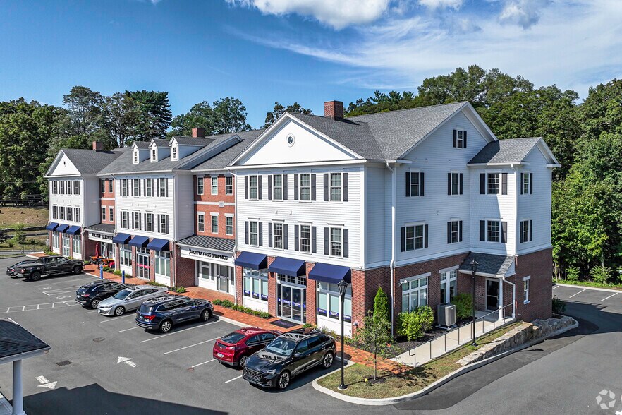 More Photos Of 200 Danbury Rd, Wilton Freestanding For Lease