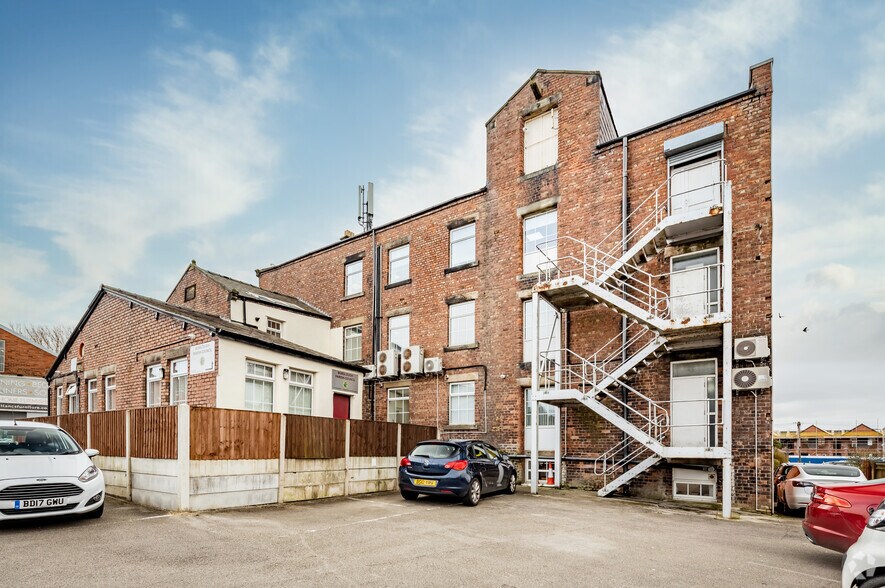 More Photos Of Mart Ln, Ormskirk Office For Lease