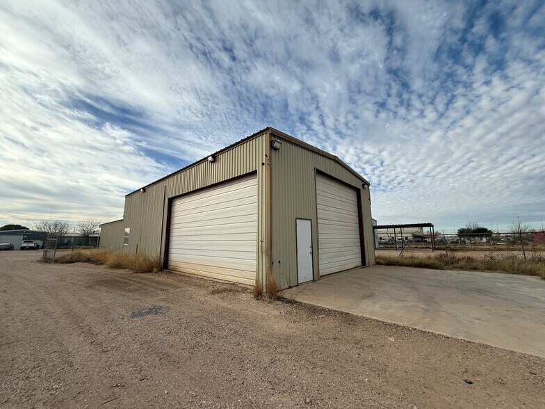 More Photos Of 5008 W County Road 114 1/2, Midland Industrial For Lease