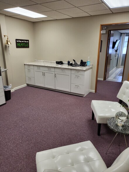 More Photos Of 302 W Campbell St, Arlington Heights Office For Sale