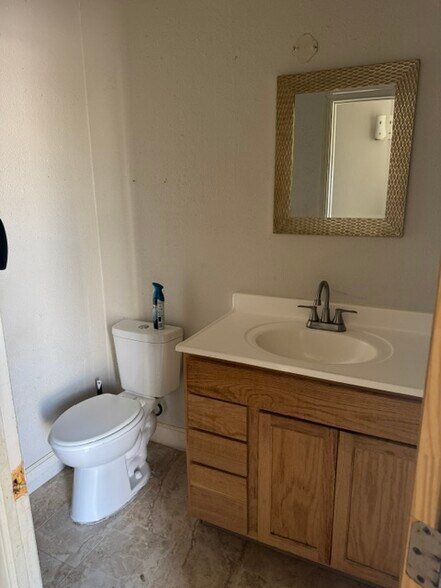 More Photos Of 4320 Gulf Fwy, La Marque Office For Sale
