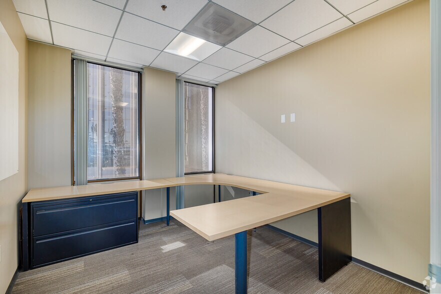 More Photos Of 5901 W Century Blvd, Los Angeles Coworking Space