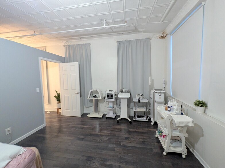 More Photos Of 56 W 39th St, New York Office For Lease