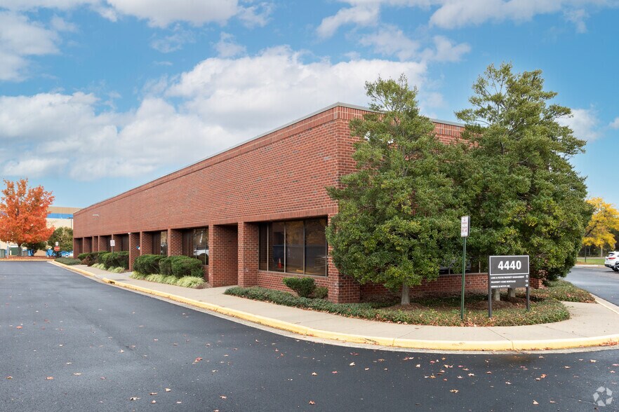 More Photos Of 4440 Brookfield Corporate Dr, Chantilly Office For Lease