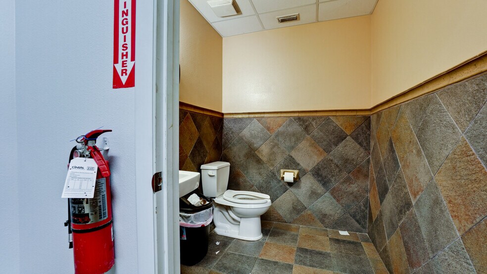 More Photos Of 2117-2125 47th st, Sarasota Warehouse For Sale