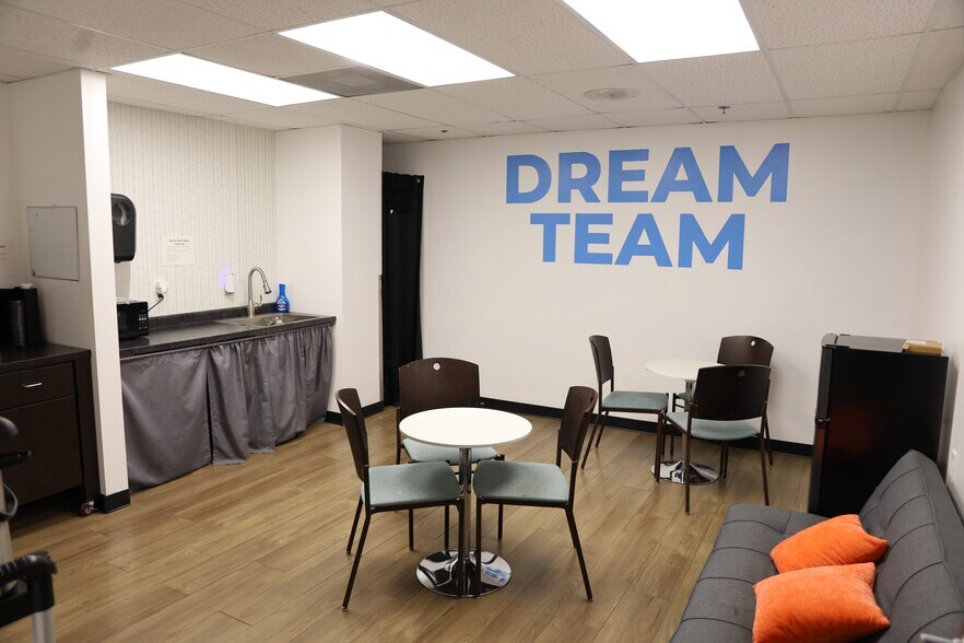 More Photos Of 2800 N Water St, Decatur General Retail For Sale