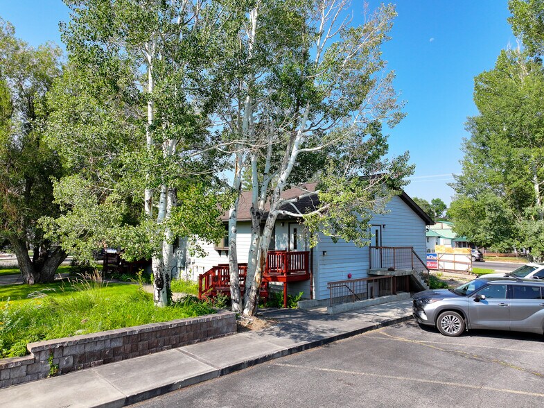 More Photos Of 890 N 2nd St, Lander Office For Sale