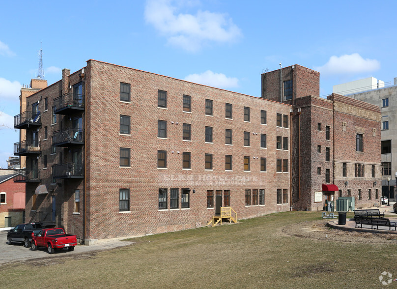 Primary Photo Of 77 S Stolp Ave, Aurora Apartments For Lease