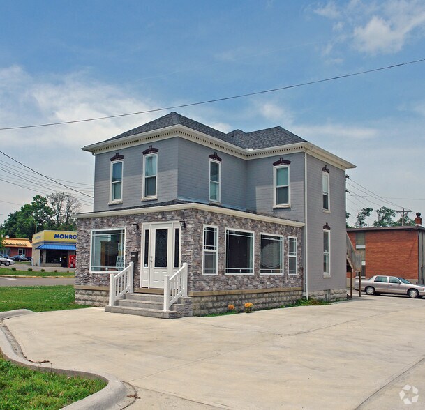 Primary Photo Of 1085 W Main St, Troy Medical For Sale
