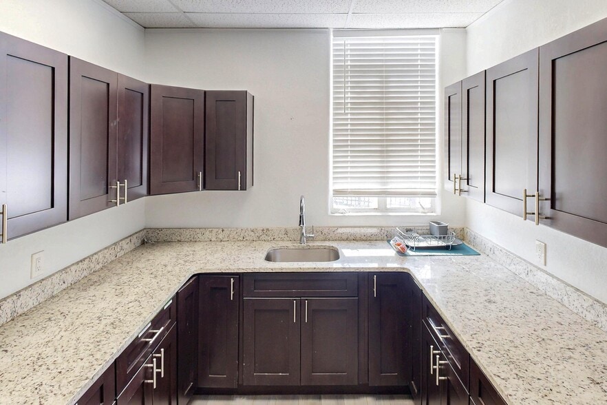 More Photos Of 1201 W Jackson St, Orlando Warehouse For Sale