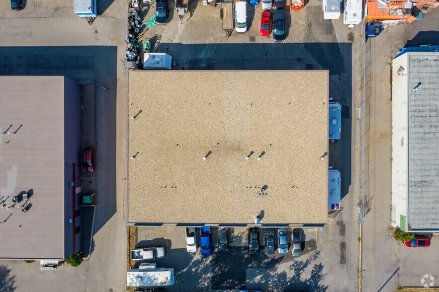 More Photos Of 5815 36th St SE, Calgary Warehouse For Lease