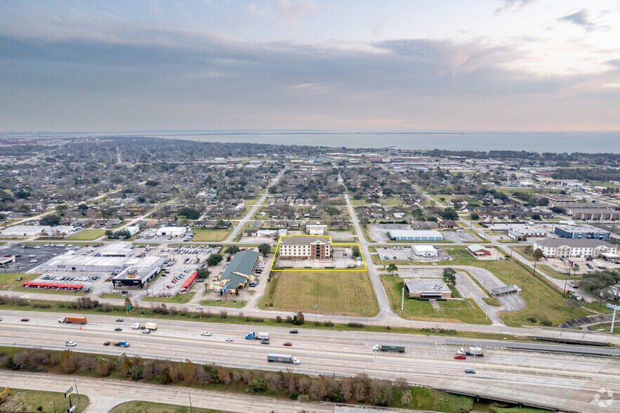 More Photos Of 908 W G St, La Porte Hotel For Sale
