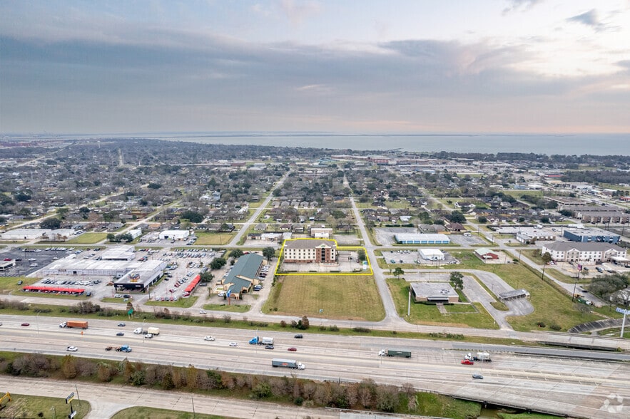 More Photos Of 908 W G St, La Porte Hotel For Sale