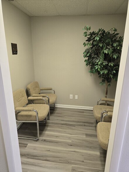More Photos Of 146 Horizon Ct, Lakeland Office Residential For Lease