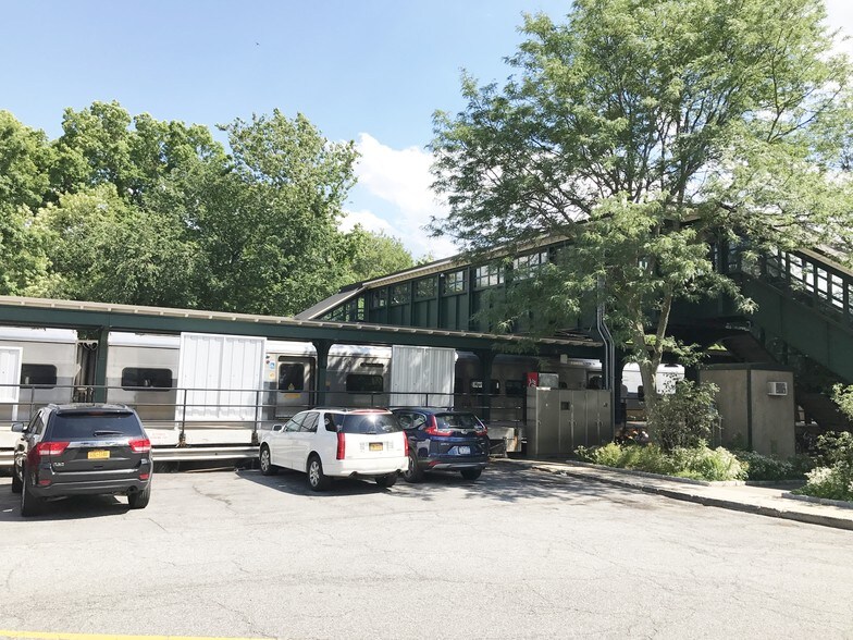 More Photos Of 217-223 E Hartsdale Ave, Hartsdale Storefront Retail Office For Lease