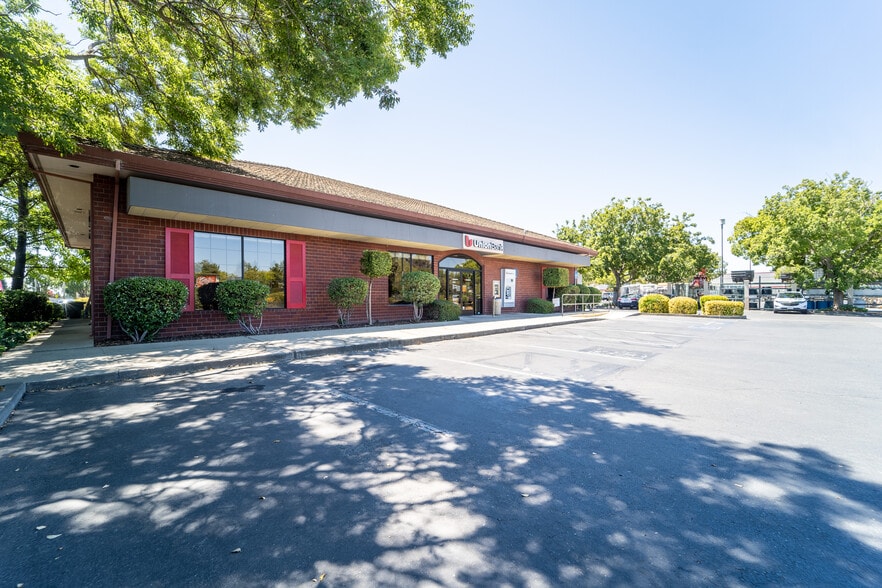 More Photos Of 998 Tharp Rd, Yuba City Bank For Lease