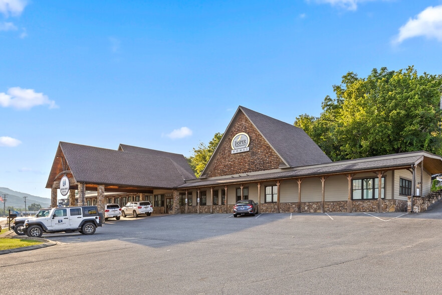 More Photos Of 104 Battle Creek, South Pittsburg Medical For Sale