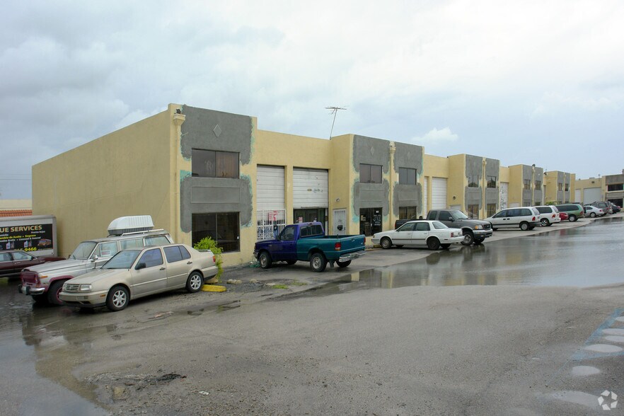 More Photos Of 1671 W 38th Pl, Hialeah Light Distribution For Sale