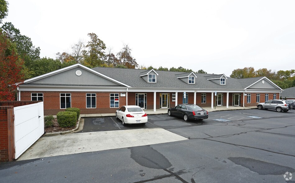 More Photos Of 10021 Park Cedar Dr, Charlotte Medical For Lease