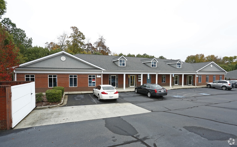 More Photos Of 10021 Park Cedar Dr, Charlotte Medical For Lease