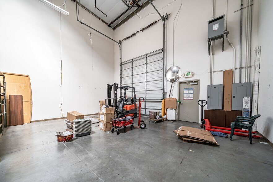 More Photos Of 9935-9959 Muirlands Blvd, Irvine Showroom For Sale