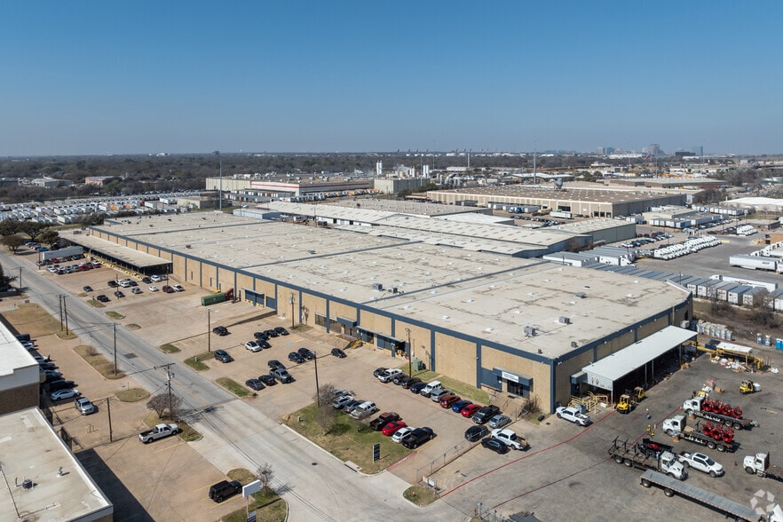 More Photos Of 2213 E Pioneer Dr, Irving Manufacturing For Lease