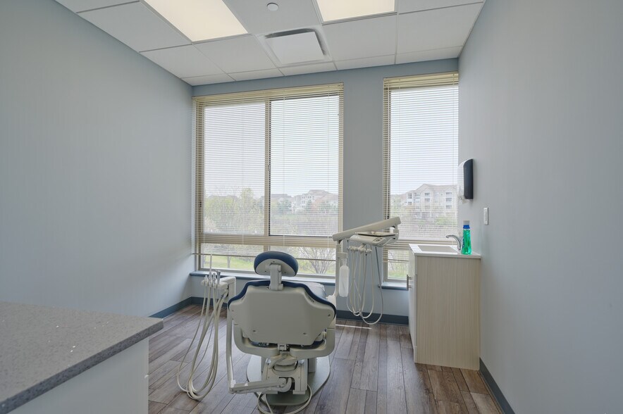 More Photos Of 44355 Premier Plaza, Ashburn Office For Sale