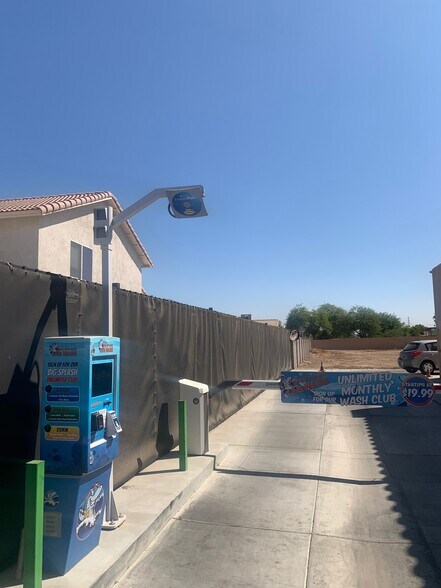 More Photos Of 205 E 15th St, Imperial Convenience Store For Sale