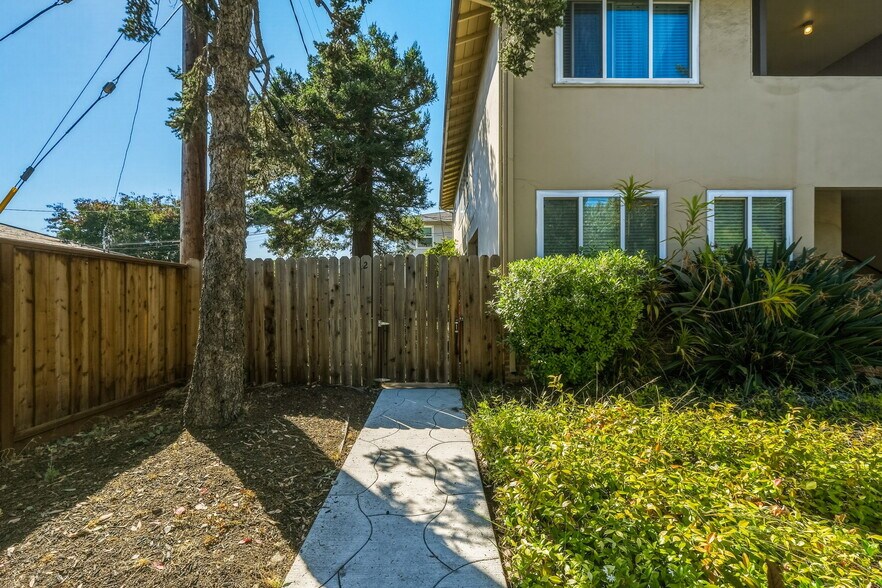 More Photos Of 1051-1055 Whipple Ave, Redwood City Apartments For Sale