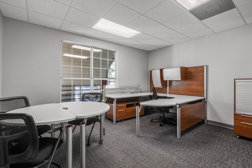 More Photos Of 1589 Metropolitan Blvd, Tallahassee Office For Lease